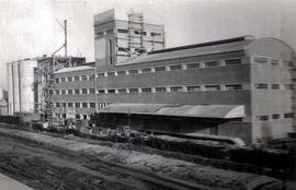 ITEM 0051 - 1936 - 25 de agosto - Construcción del edificio Molino Fénix.
