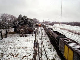 ITEM 0149 - 2007 – 9 de julio - Vista de la nevada desde el puente que cruza el ferrocarril.